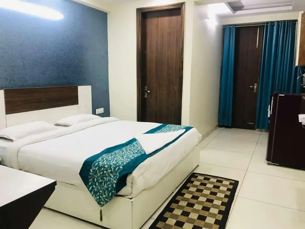 Basra Hotel , A Unit Of At Manpower Services Gurgaon 3*,