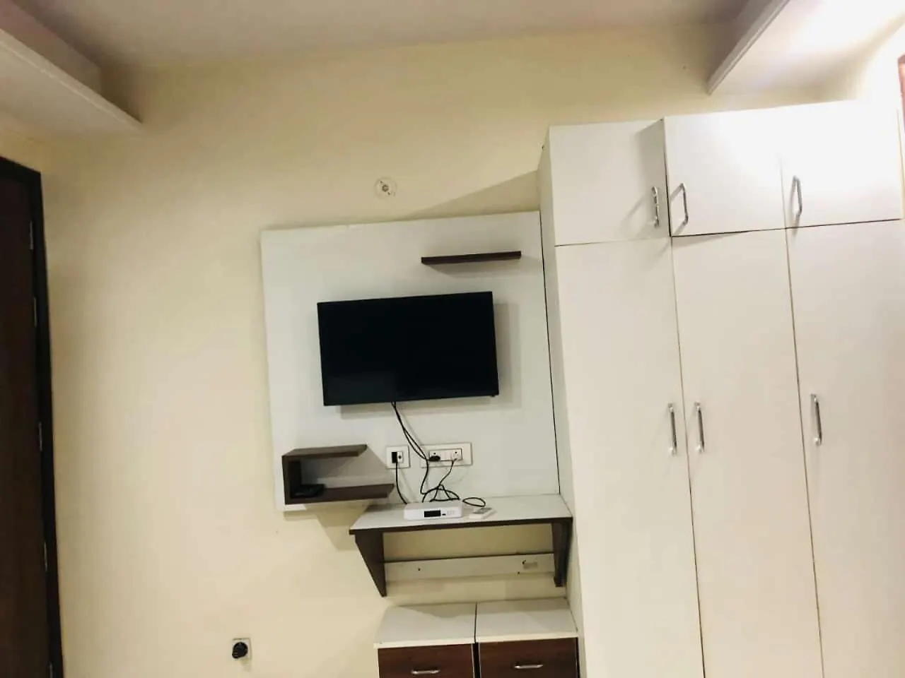 Basra Hotel , A Unit Of At Manpower Services Gurgaon